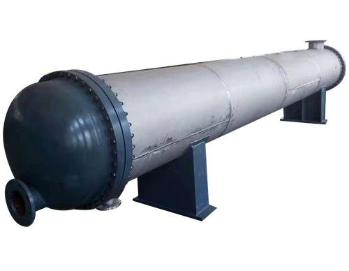 <b>我廠(chǎng)生產(chǎn)的列管式冷凝器(列管式換熱器) ，按材質(zhì)分為碳鋼列管冷凝、不銹鋼列管式冷凝器和碳鋼 與不銹鋼混合列管式冷凝三種，按形式分為固定管板式、浮頭式、U型管式換熱器， 按</b>